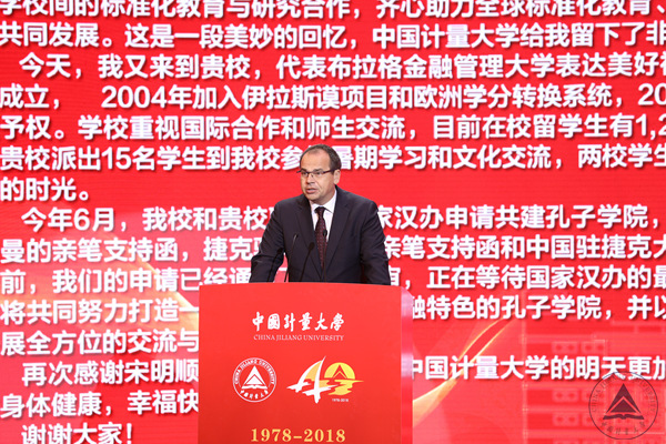 1539849471558.jpg 严启鹏 (3)1.jpg