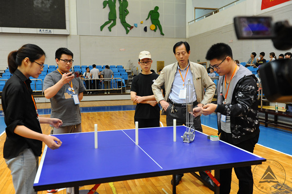 1555979656569.jpg “双8字”型赛道常规赛 陈帼 摄.jpg