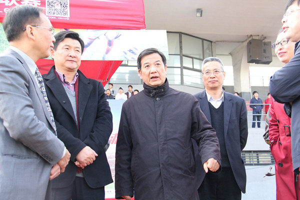 鲍厅长谈俱乐部2.JPG