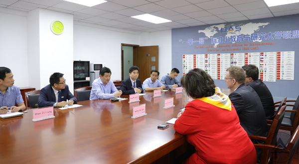 1527210858503.jpg 捷克来访11.jpg