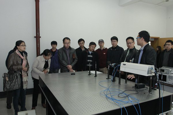 参观在线检测装备校准技术研究省重点实验室.jpg